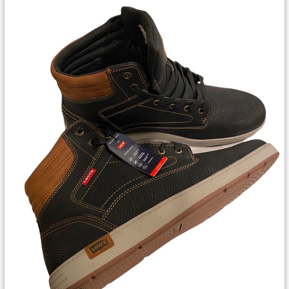 Levi’s Boots - Picture 1 of 4